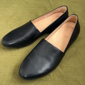 Dansko Larisa Flat Black Leather Loafer New Without Box - 39